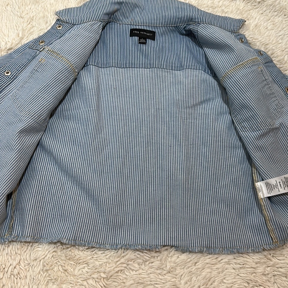 Free Assembly Girls Cut-Off Striped Denim Jacket, size L(10-12) - Picture 8 of 9
